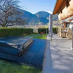 Exclusive With Garden And Whirlpool 度假居 *