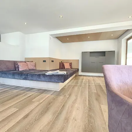 Exclusive With Garden And Whirlpool