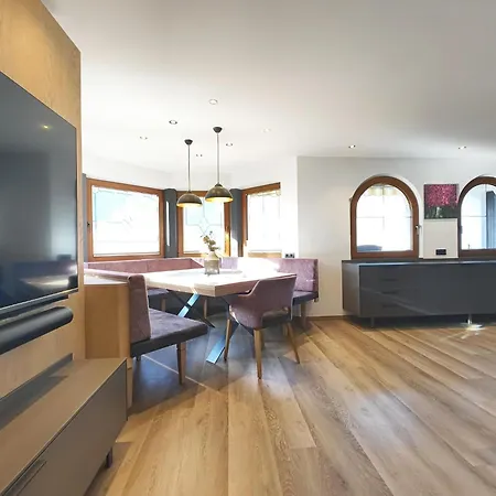 Exclusive With Garden And Whirlpool *