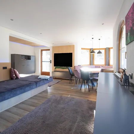 Exclusive With Garden And Whirlpool *