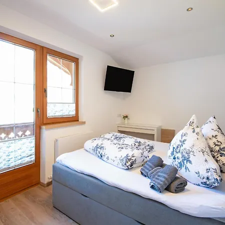 Exclusive With Garden And Whirlpool Feriehus Ramsau im Zillertal