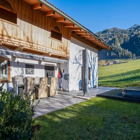 Feriehus Exclusive With Garden And Whirlpool Ramsau im Zillertal
