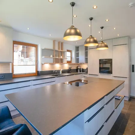 Dom wakacyjny Exclusive With Garden And Whirlpool Ramsau im Zillertal